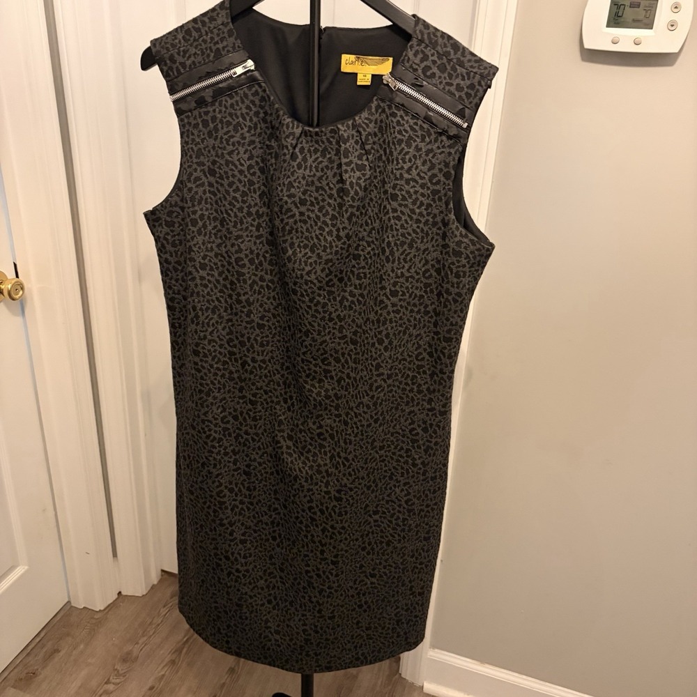 Clari.E Animal Print Sheath Dress Size 16 Gray Black Zipper AS IS Flawed Peeling